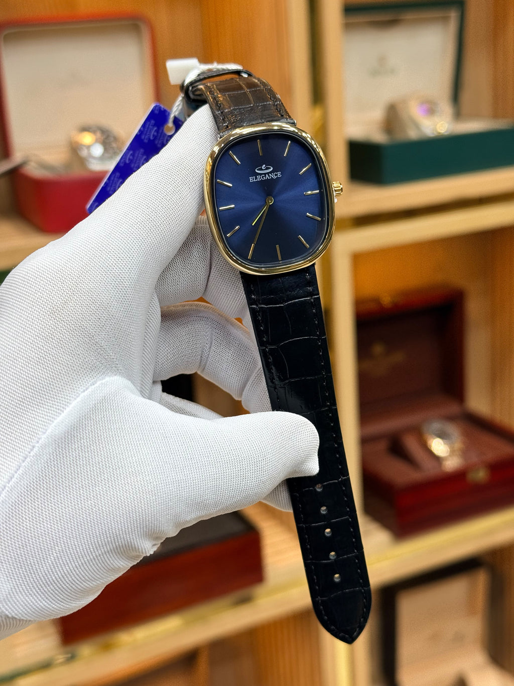 Elegance Cushion Leather Master Edition