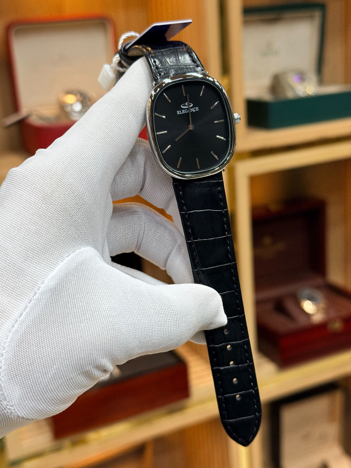 Elegance Cushion Leather Master Edition