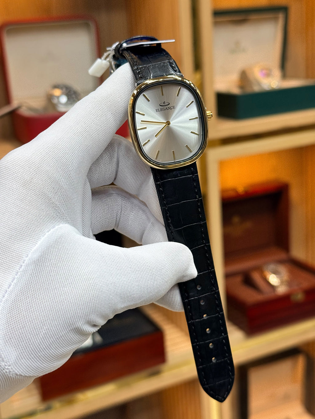 Elegance Cushion Leather Master Edition