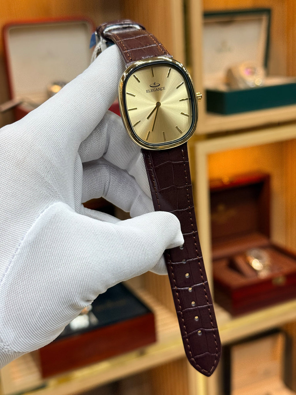 Elegance Cushion Leather Master Edition